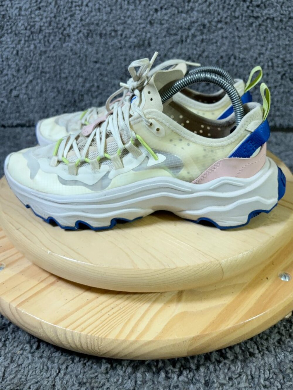 Sorel Women's Kinetic Breakthru Tech Lace Running Shoe Womens Size 9 Trainers
